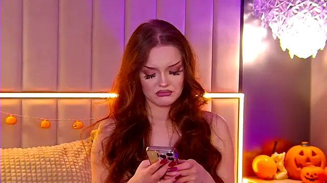 AlexaBright online show from November 5, 2025, 6:44 pm