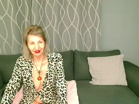 Snapshot of adeleadison chatting on February 27, 2025, 6:31 pm adeleadison online show from February 27, 2025, 6:31 pm