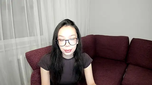 CherryMolly online show from October 7, 2025, 4:30 pm