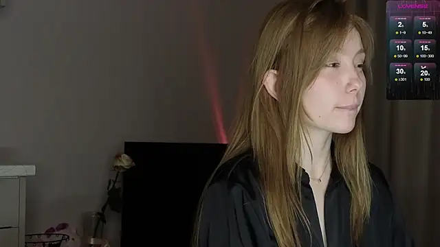 Sakura Moore online show from October 25, 2025, 9:04 pm