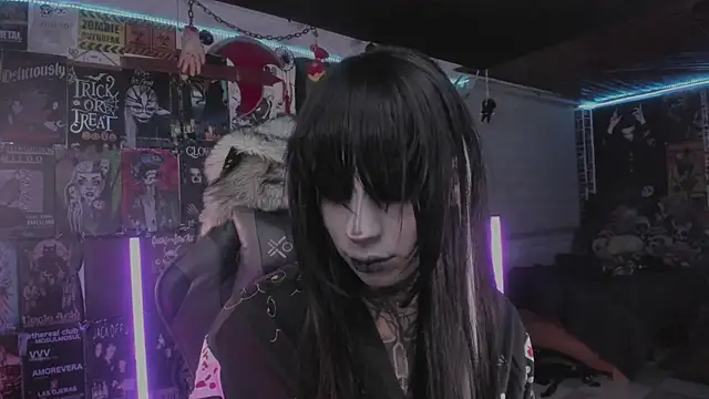Snapshot of rotten_dreams chatting on June 18, 2026, 10:59 pm rotten dreams online show from June 18, 2026, 10:59 pm