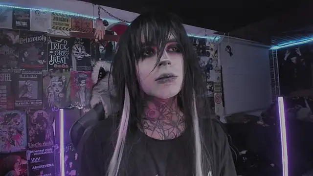 Snapshot of rotten_dreams chatting on June 2, 2026, 11:38 pm rotten dreams online show from June 2, 2026, 11:38 pm
