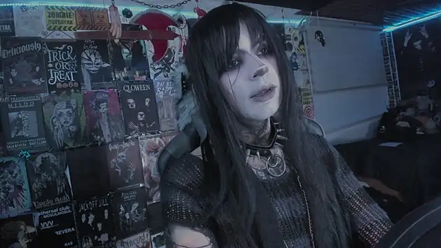 Snapshot of rotten_dreams chatting on February 12, 2026, 10:42 pm rotten dreams online show from February 12, 2026, 10:42 pm