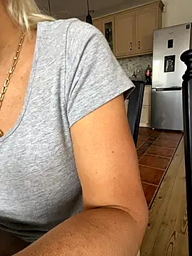 DeboraXporn online show from October 17, 2025, 12:40 pm