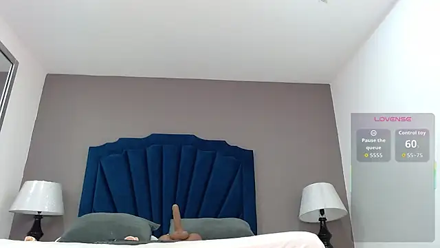 KatiaFosterr online show from December 17, 2025, 2:33 pm