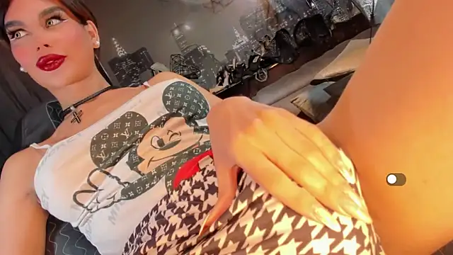 Snapshot of SoySabrinaThebest chatting on March 8, 2026, 10:13 pm SoySabrinaThebest online show from March 8, 2026, 10:13 pm