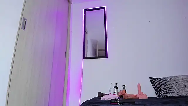 Snapshot of MELINAMARTINS chatting on March 13, 2026, 9:20 pm MELINAMARTINS online show from March 13, 2026, 9:20 pm