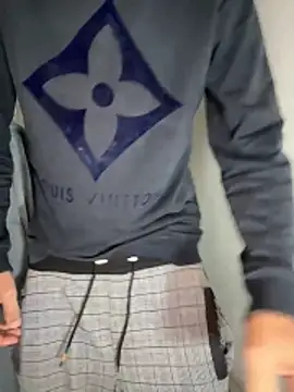 Snapshot of Hamza-Maroki chatting on December 14, 2025, 2:33 pm Hamza-Maroki online show from December 14, 2025, 2:33 pm