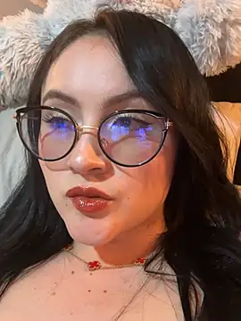 ValentinaOrtiz3 online show from February 12, 2026, 11:15 pm