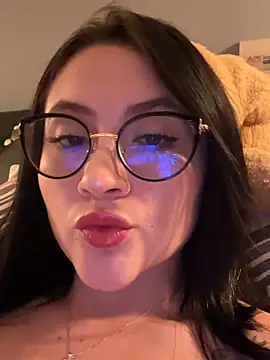 ValentinaOrtiz3 online show from April 8, 2026, 1:29 am