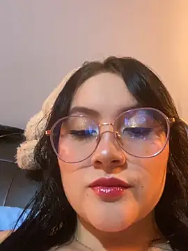 ValentinaOrtiz3 online show from October 12, 2025, 11:28 pm