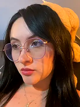 ValentinaOrtiz3 online show from November 5, 2025, 1:20 am