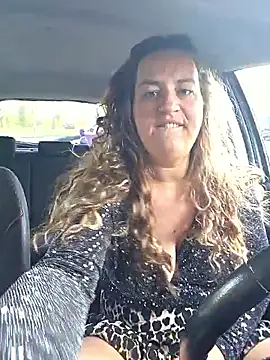 Snapshot of justtess chatting on April 23, 2026, 5:58 am justtess online show from April 23, 2026, 5:58 am