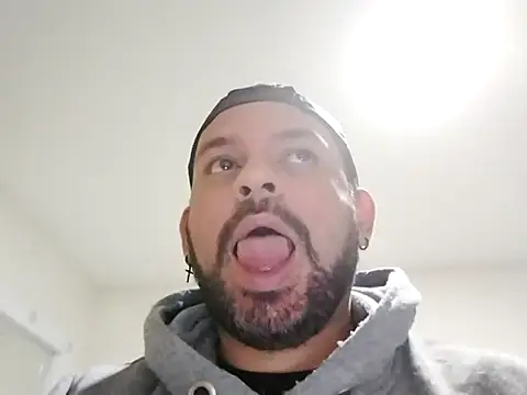 tonyglams online show from February 20, 2025, 10:37 pm