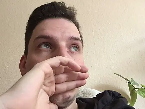 key18cm online show from October 5, 2025, 1:46 pm