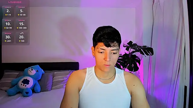  JacobMiller   online show from September 21, 2025, 11:21 pm