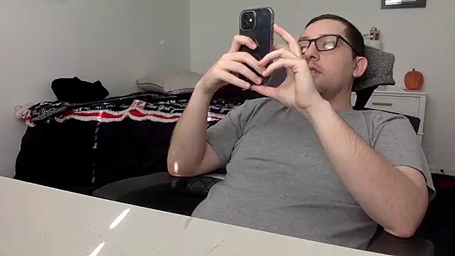 Snapshot of Milflover96 chatting on March 6, 2025, 9:31 pm Milflover96 online show from March 6, 2025, 9:31 pm