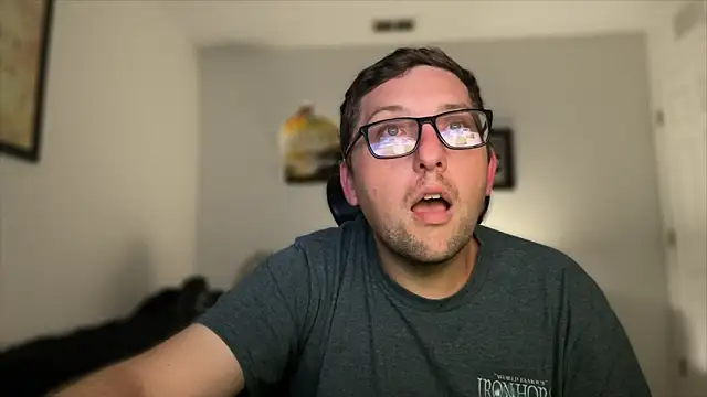 Snapshot of Milflover96 chatting on October 12, 2025, 2:35 am Milflover96 online show from October 12, 2025, 2:35 am