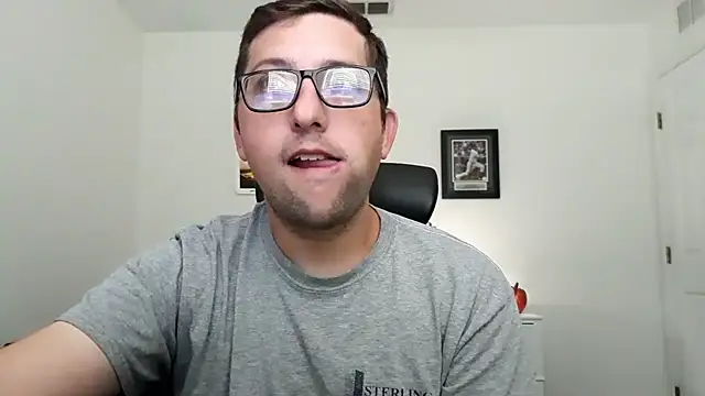 Snapshot of Milflover96 chatting on October 5, 2025, 2:41 pm Milflover96 online show from October 5, 2025, 2:41 pm