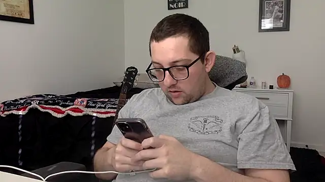 Snapshot of Milflover96 chatting on March 7, 2025, 8:44 pm Milflover96 online show from March 7, 2025, 8:44 pm