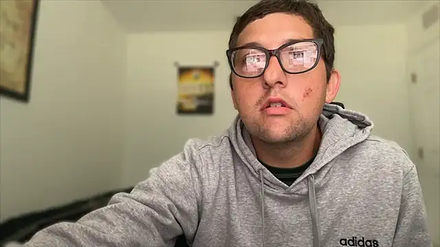 Snapshot of Milflover96 chatting on October 31, 2025, 3:19 pm Milflover96 online show from October 31, 2025, 3:19 pm