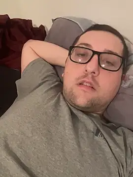 Snapshot of Milflover96 chatting on March 7, 2025, 12:37 am Milflover96 online show from March 7, 2025, 12:37 am