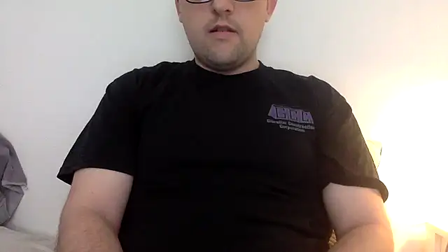 Snapshot of Milflover96 chatting on March 11, 2025, 8:09 pm Milflover96 online show from March 11, 2025, 8:09 pm