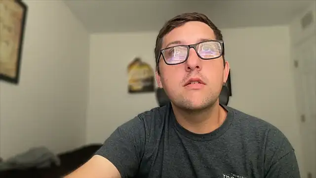 Snapshot of Milflover96 chatting on October 6, 2025, 2:51 pm Milflover96 online show from October 6, 2025, 2:51 pm