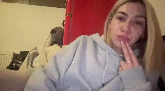Snapshot of sarrah_rossy chatting on February 10, 2025, 9:58 pm sarrah rossy online show from February 10, 2025, 9:58 pm