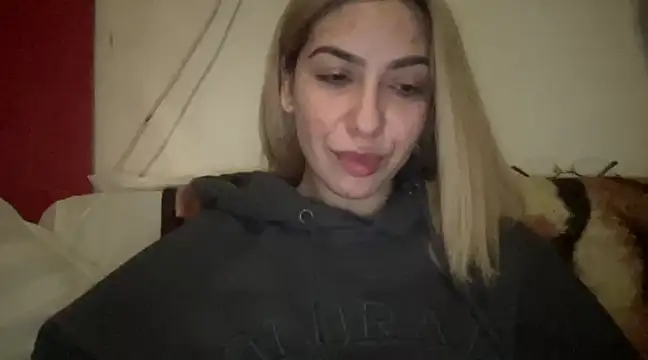 Snapshot of sarrah_rossy chatting on February 19, 2025, 11:04 pm sarrah rossy online show from February 19, 2025, 11:04 pm