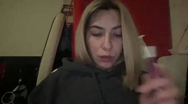 Snapshot of sarrah_rossy chatting on February 19, 2025, 7:37 pm sarrah rossy online show from February 19, 2025, 7:37 pm