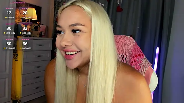Snapshot of _Loneve__ chatting on June 19, 2026, 2:45 pm Loneve online show from June 19, 2026, 2:45 pm