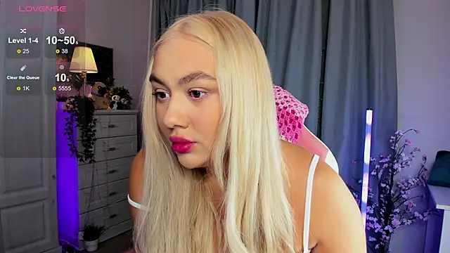  Loneve   online show from December 5, 2025, 3:32 pm