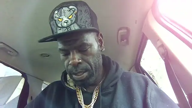 birdg online show from October 12, 2025, 2:29 pm