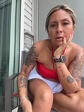 bossyroxy84 online show from May 27, 2026, 6:15 pm