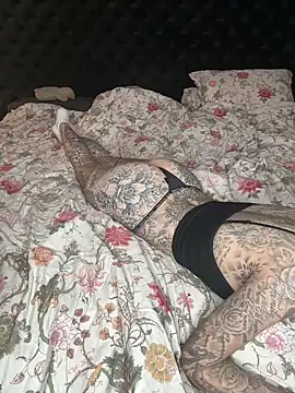 inkedgirl99 online show from February 20, 2025, 11:09 am