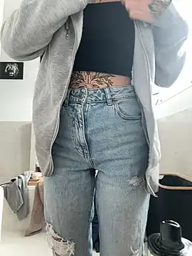 inkedgirl99 online show from March 16, 2025, 5:28 pm