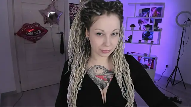 HoneySallyMoore online show from October 29, 2025, 2:43 am