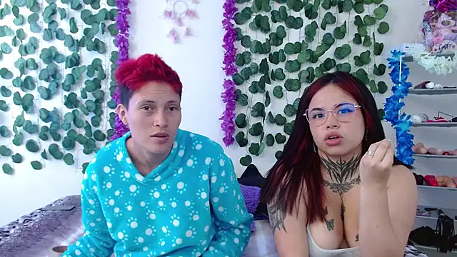 Snapshot of duo_peludoo chatting on March 5, 2025, 4:13 pm duo peludoo online show from March 5, 2025, 4:13 pm