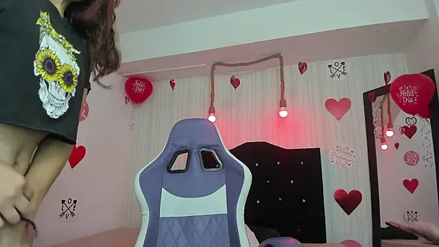 Snapshot of nicky_angel1 chatting on February 18, 2026, 7:32 pm nicky angel1 online show from February 18, 2026, 7:32 pm