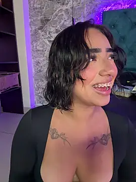 Scarlett-LS online show from January 7, 2026, 1:43 am