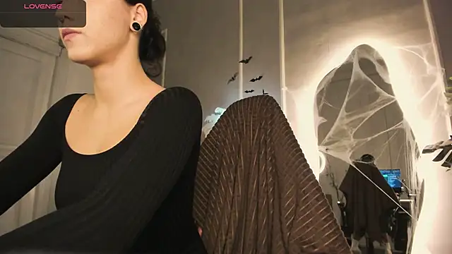 Snapshot of Smoke_of_soul_ chatting on October 24, 2025, 1:54 pm Smoke of soul online show from October 24, 2025, 1:54 pm