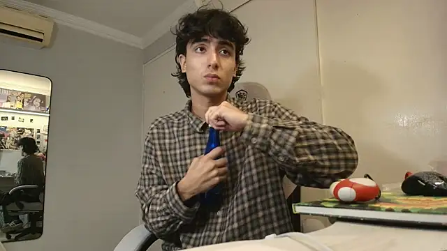 Snapshot of salvatore_montt chatting on November 23, 2025, 10:31 pm salvatore montt online show from November 23, 2025, 10:31 pm