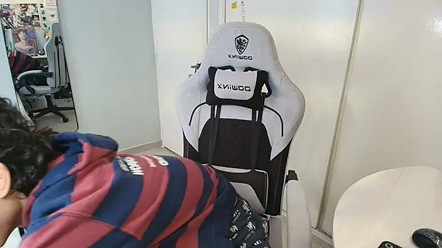 Snapshot of salvatore_montt chatting on November 29, 2025, 6:52 pm salvatore montt online show from November 29, 2025, 6:52 pm