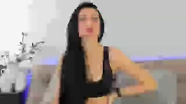 Snapshot of Tina_Mart chatting on February 11, 2025, 9:52 am Tina Mart online show from February 11, 2025, 9:52 am