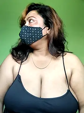 Snapshot of rani130 chatting on January 18, 2026, 1:42 am rani130 online show from January 18, 2026, 1:42 am