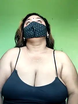 Snapshot of rani130 chatting on February 5, 2026, 1:45 am rani130 online show from February 5, 2026, 1:45 am