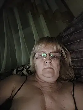 Snapshot of Violet5364 chatting on April 16, 2026, 8:53 pm Violet5364 online show from April 16, 2026, 8:53 pm