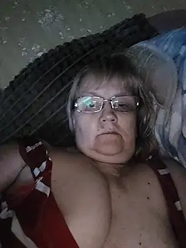 Snapshot of Violet5364 chatting on May 29, 2026, 8:26 pm Violet5364 online show from May 29, 2026, 8:26 pm