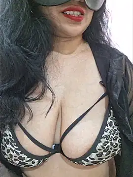 Snapshot of Jassi_Does chatting on May 27, 2026, 1:57 am Jassi Does online show from May 27, 2026, 1:57 am